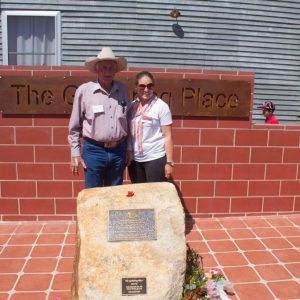 Ken Lloyd & grandaughter Kelly Smith The Gathering Place 18 Oct 2015