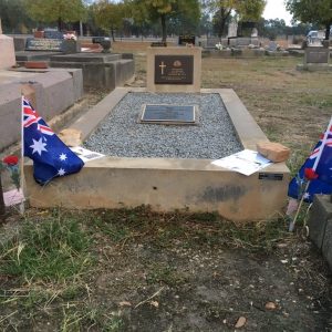 Dinning John & Margaret ANZAC Service Greta Cemetery 23 April 2019 (4)